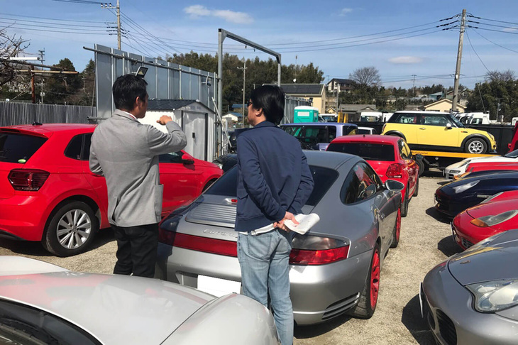 社長のポルシェ愛に感動し、目頭が熱くなった。