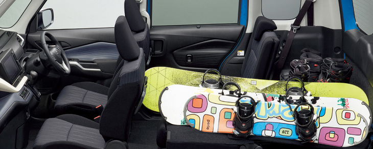 荷室床面長を100mm拡大。従来モデルと同じように、積載物に合わせ多彩なシートアレンジが行える。