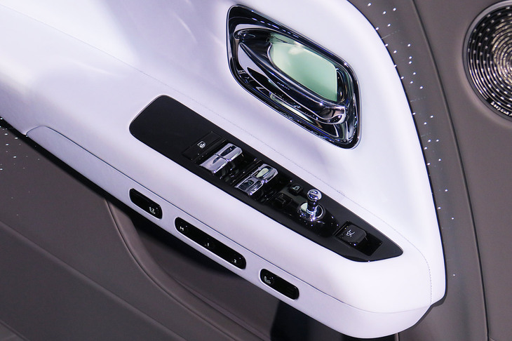 ロールス・ロイス・スペクター プロフェシー（ドアコンソール）