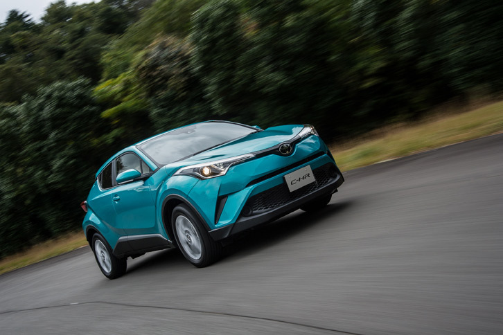 トヨタC-HR S-T