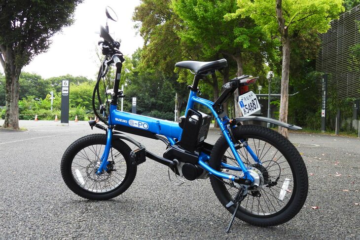 スズキとパナソニックが共同開発した電動モペット「e-PO」。