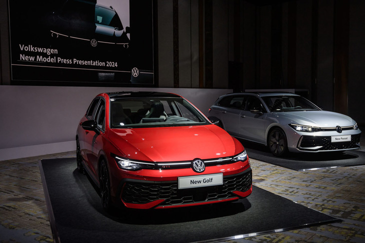 フォルクスワーゲン ジャパンは2024年7月にフルモデルチェンジした新型「ティグアン」「パサート」および「Tクロス」「ゴルフ」「ゴルフヴァリアント」のマイナーチェンジモデルを、順次国内に導入すると発表した。写真は発表イベントの様子。