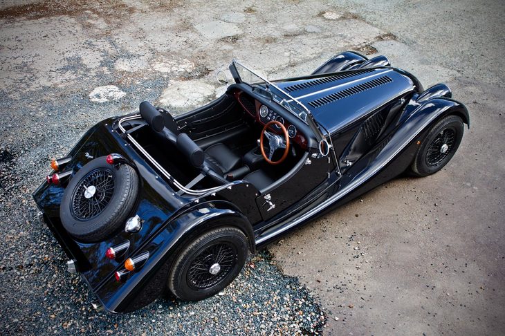 「4/4」のリアビュー。