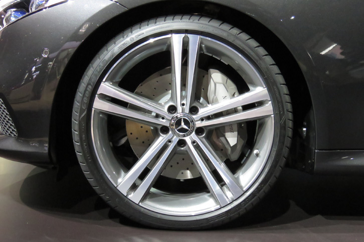 メルセデス・ベンツCLSクーペ（タイヤとホイール）