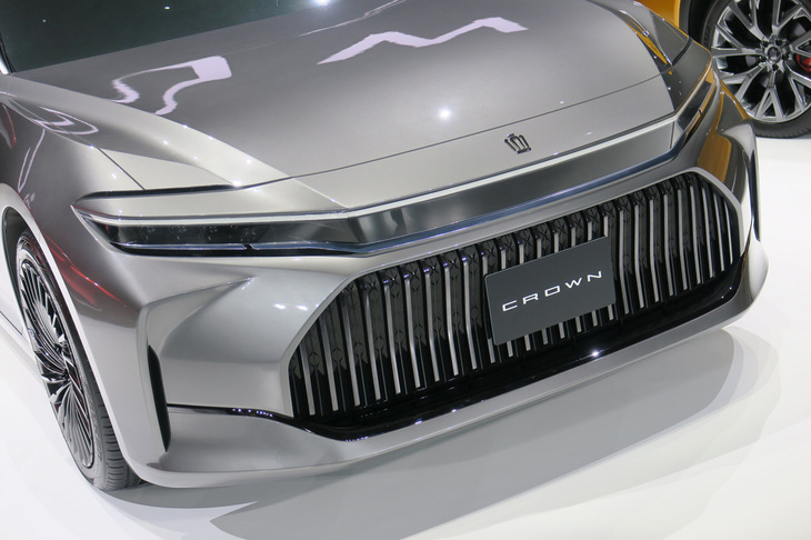 トヨタ・クラウン セダン（フロントマスク）