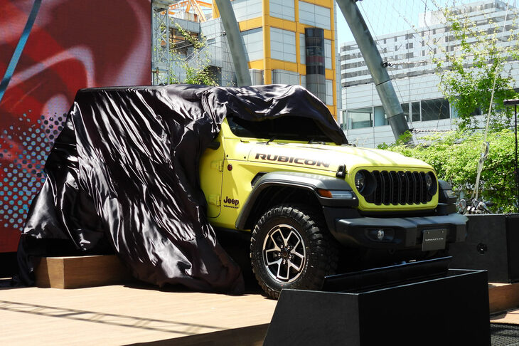 アンベールされる「ジープ・ラングラー アンリミテッド ルビコン ハイベロシティー」。