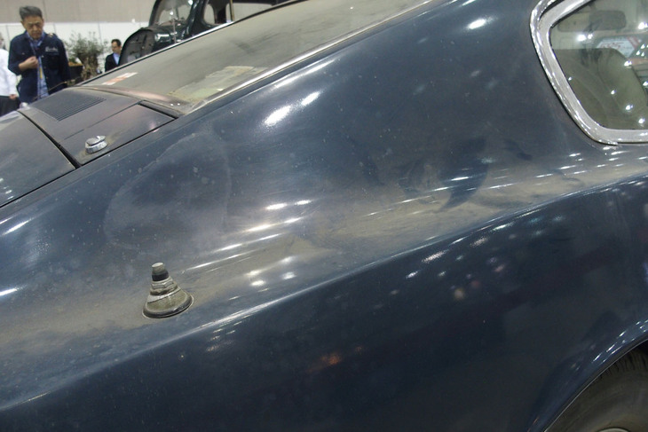 アストンマーティンDBS V8（1972年）