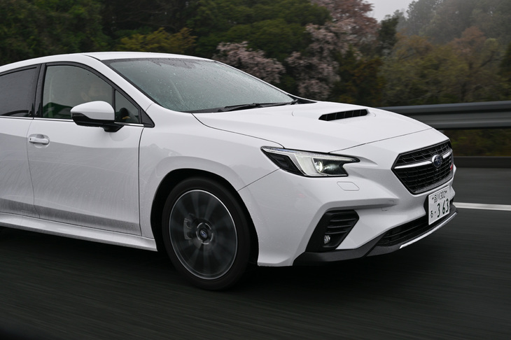 ドライブの後半では、「e-Tune」の施された「レヴォーグSTI Sport」に試乗。e-Tuneの有無による可変ダンパーの制御の違いは、如実に感じられるものだった。