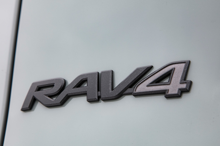 新型「RAV4」の開発コンセプトは「Robust Accurate Vehicle with 4 Wheel Drive」。SUVならではの力強さに加え、利便性や快適性に関しても、きめ細やかな配慮がなされている。