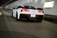 「グランスポーツ」および「Z06」の全幅は1970mmと、ベースグレードの1880mmより90mm幅が広い。