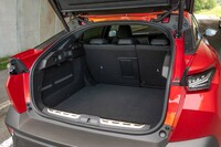 荷室の容量は536リッター。こうして見ると4700mmの全長の結構な部分をリアバンパーが占めていることが分かる。