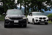 ブランドは違っても、メカニズムには共通点の多い「BMWアルピナXD3」（写真左）と「BMW X3 M40d」（同右）。価格は前者が1115万円で、後者が901万円となっている。