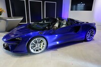 ルーフのオープン／クローズ時間はそれぞれ11秒。50km/hまでの車速であれば走行中でも開閉できる。