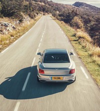 新型「フライングスパー」が0-100km/h加速に要する時間は3.8秒。最高速は333km/hと公表される。