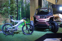 東京オートサロン2022で初披露されたレクサス初の水素エンジン搭載車「ROVコンセプト」。自動車メーカーが新型車やコンセプトカーを発表する場としても注目されている。