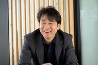 ＜柴田浩平さんプロフィール＞　
	2003年入社。商品企画本部 商品企画部にて「デミオ／マツダ2」「CX-5」などの商品企画を担当する。その後、「アクセラ／マツダ3」「アテンザ／マツダ6」の商品企画リーダーを経て、2018年に一括商品企画チームリーダーに就任。2019年にラージ商品群一括プロジェクトマネージャーとなる。2022年12月より「CX-60」「CX-80」の開発を主導する、ラージ一括 開発担当主査を務める。