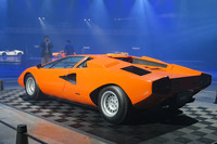 2023年6月に行われた新型車「レヴエルト」の日本発表会より、会場に飾られた「ランボルギーニ・カウンタック」。