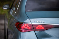 新型「Eクラス」のなかから、今回はプラグインハイブリッドシステムを搭載する「E350eスポーツ エディションスター」に試乗した。車両本体価格は988万円。