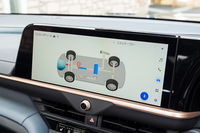 エネルギーフローは相変わらず「いらすとや」のようなテイスト。レクサスでは劇画調となっており、このあたりがブランドの違いということだろうか。