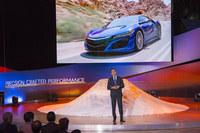 アキュラブースにおける、プレスカンファレンスの様子。