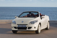 「ルノー・メガーヌ グラスルーフ カブリオレ」