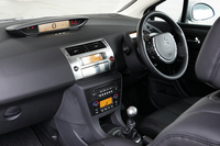 シトロエンC4 クーペ2.0VTS(5MT)／セダン2.0エクスクルーシブ(4AT)【試乗記】の画像