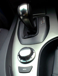 この見た目と質感、シンプルさはカッコイイんだけど……。