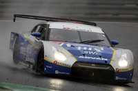No.24 HIS ADVAN KONDO GT-R(J.P・デ・オリベイラ/荒聖治組）が、GT500クラスで優勝。