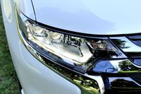 ヘッドライトは、メインランプ、ポジションランプともにLEDが標準。