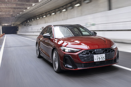 アウディの基幹車種「A4」がフルモデルチェンジ。「A5」の名が与えられた新型は最新のプラットフォームに最...