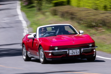 2018年に創業50周年を迎えた光岡自動車が、台数限定200台で発売した記念モデル「ロックスター」に試乗。ベ...