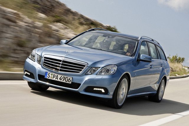 新型メルセデス・ベンツ「Eクラスワゴン」がフォトデビュー 【ニュース