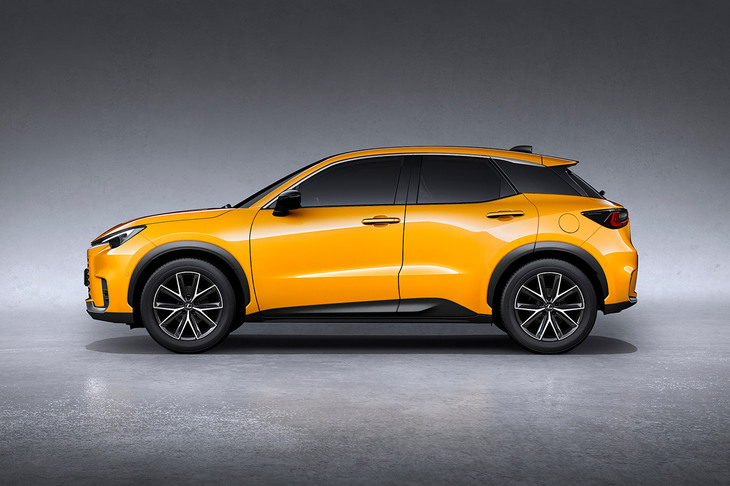 レクサスLBXプロトタイプ（ボディーカラー：パッショネイトイエロー）