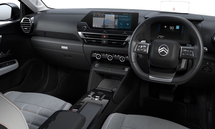 デジタルメーターパネルは従来の5インチから7インチに大型化。インフォテインメントシステムにはChatGPTを搭載している。