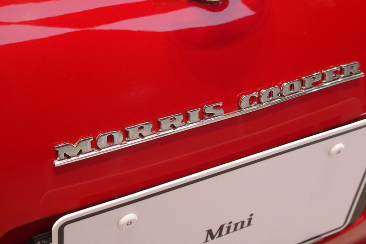 1964年のモンテカルロラリー仕様にカスタマイズされた「モーリスMiniクーパー」。