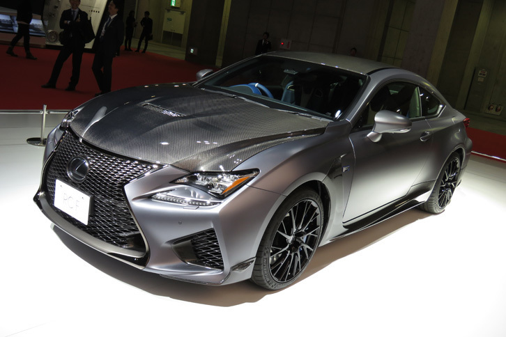“F”シリーズの誕生10周年を祝う「レクサスRC F」の特別仕様車（エクステリア）。