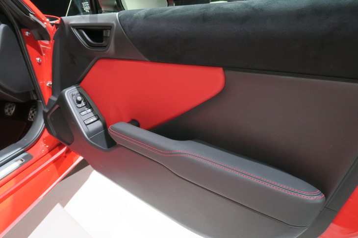 トヨタGR 86（ドアトリム）