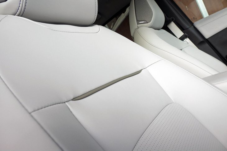 日産リーフB7 G（フロントシート）