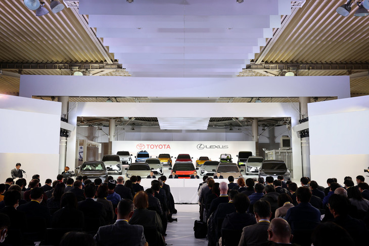 発表会はオンラインだけでなく、コロナ対策を実施しつつ“リアルイベント”としても開催。会場となった「MEGA WEB」には報道陣が詰めかけた。