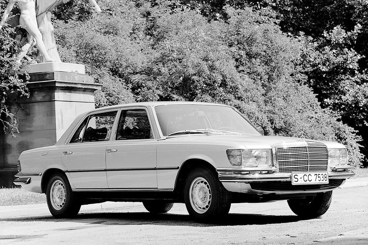 「メルセデス・ベンツSクラス（W116）」 メルセデス・ベンツのフラッグシップモデルで、1972年に登場した「W116」から正式に「Sクラス」と呼ばれるようになった。快適性と安全性能の評価は高く、高級セダンとして確固たる地位を築いた。