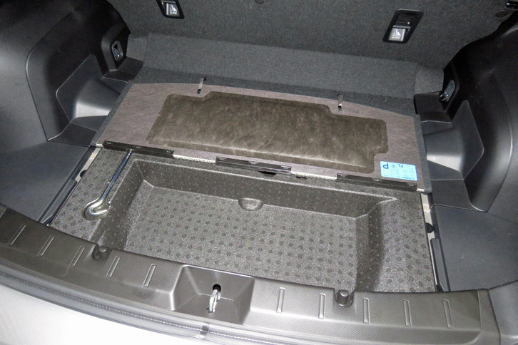 スバル・インプレッサ スポーツ（ラゲッジルーム）