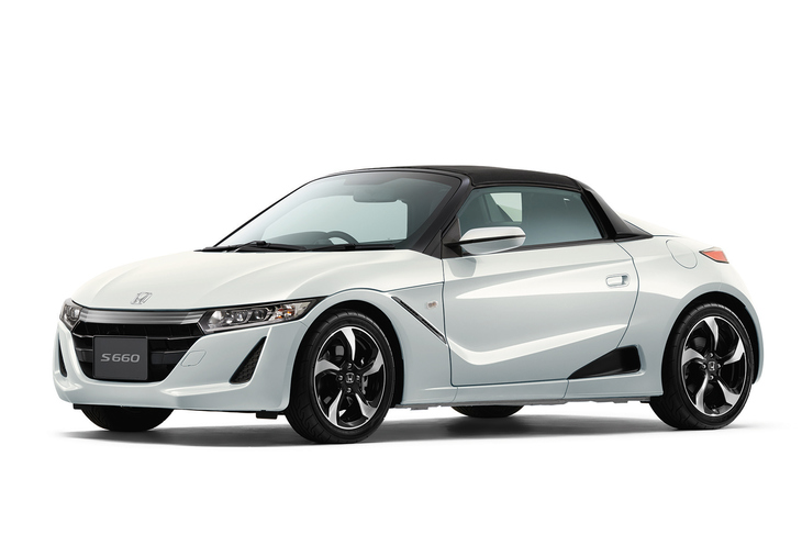 軽規格のミドシップスポーツカー「ホンダS660」。
	永福：「これぞ軽のスーパーカーだ！」
	ほった：「自分もこれくらいスッキリしたデザインのクルマのほうが好きですねえ」