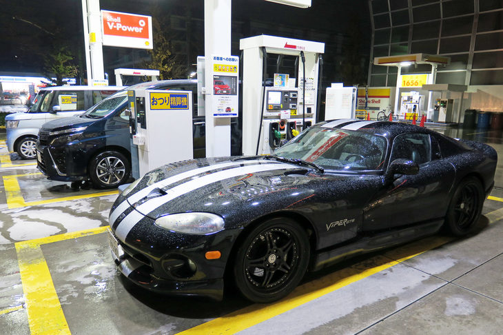 出発前に寄ったのと同じガソリンスタンドにて、帰還後の給油を実施。