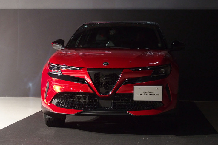 アルファ・ロメオ・ジュニア（フロントビュー）