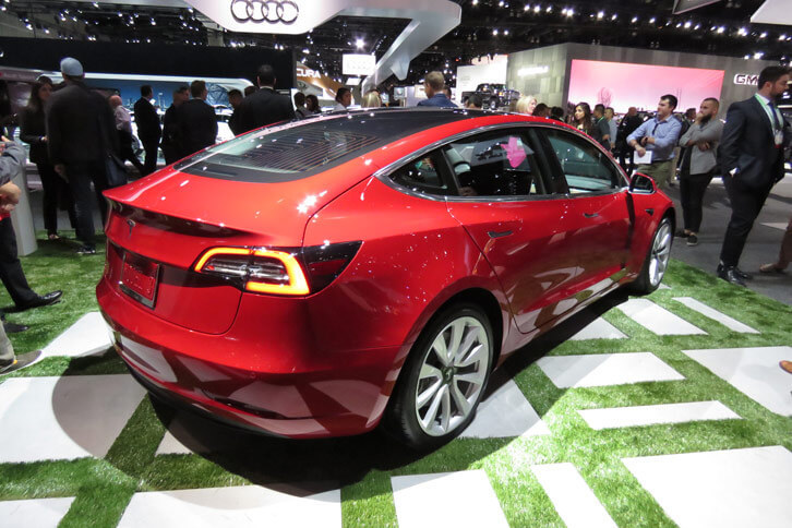 テスラ・モデル3