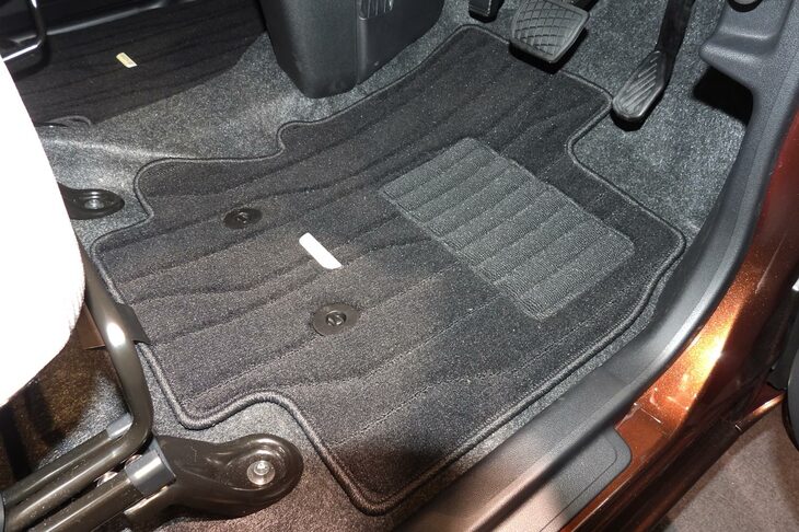 ダイハツ・ムーヴX（カーペット）