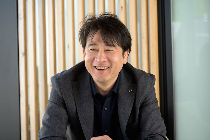 ＜柴田浩平さんプロフィール＞　
	2003年入社。商品企画本部 商品企画部にて「デミオ／マツダ2」「CX-5」などの商品企画を担当する。その後、「アクセラ／マツダ3」「アテンザ／マツダ6」の商品企画リーダーを経て、2018年に一括商品企画チームリーダーに就任。2019年にラージ商品群一括プロジェクトマネージャーとなる。2022年12月より「CX-60」「CX-80」の開発を主導する、ラージ一括 開発担当主査を務める。