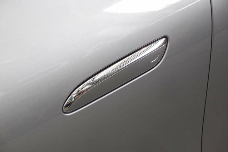 メルセデスAMG EQS53 4MATIC＋（フロントドアのアウターハンドル）