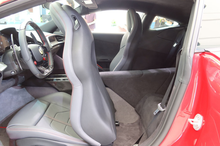 フェラーリ・アマルフィ（フロントシート）