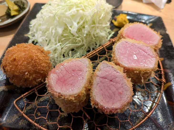 東京・表参道にあるとんかつ屋「tonkatsu.jp」に行くことができました。柔らかくて本当においしかったです。（宇佐美）